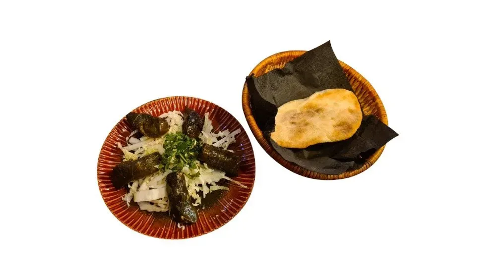wara’a ‘ineb rice & vegetables - gołąbki z liści winogron, pita