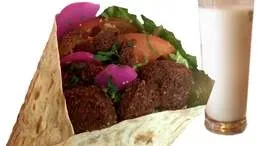 24 - zestaw falafel super - kanapka, ayran