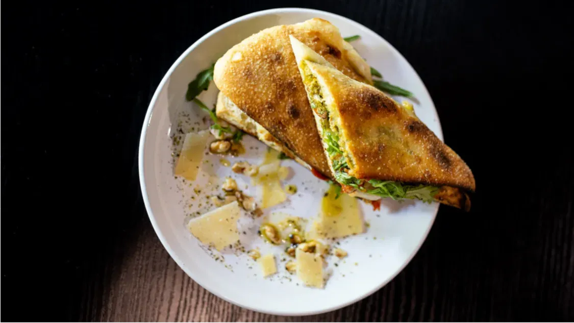 Caprese panuozzo