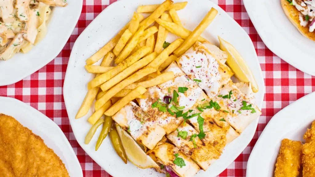 Tantuni kurczak na talerzu