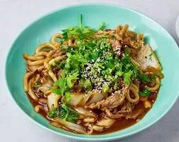 Udon z wołowiną Box