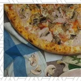 Pizza Szynka i Pieczarki