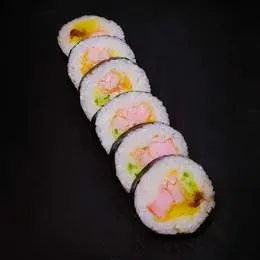 Futomaki łosoś pieczony