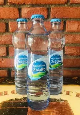 Woda niegazowana Krystaliczne Źródło 0.3l