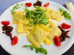 Ravioli z ricottą i szpinakiem wege