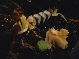 futomaki łosoś pieczony 6szt losos pieczony