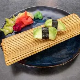 NIGIRI AWOKADO 2