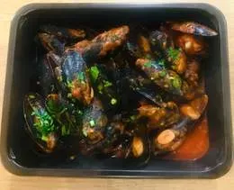 Mule w pomidorach Pelati