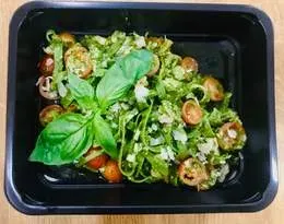 Tagliatelle verdi al pesto e pollo