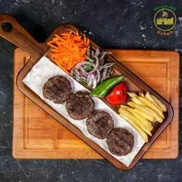 Kofte Grill Na Talerzu