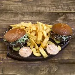 Chilliburger + frytki