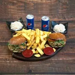 Zestaw Wegeburger + Frytki + Sałatka Colesław i Napój