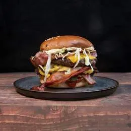 Combo Burger + Sałata