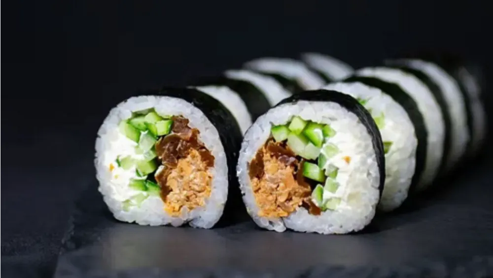 Futo z pieczonym łososiem