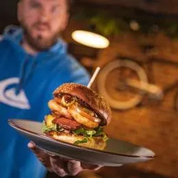 Burger Cheese & Bacon Bourbon BBQ