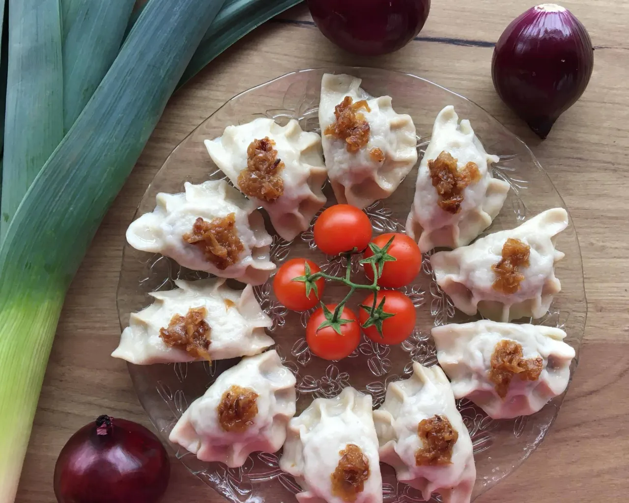 Pierogi z indykiem i porem (8 szt.) z okrasą z cebuli