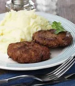 Kotlety mielone z puree ziemniaczanym