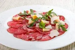 Carpaccio z polędwicy wołowej
