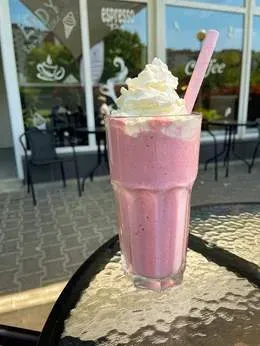 Milkshake truskawkowy (400 ml)
