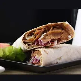 Kebab na cienkim cieście z wołowiną