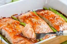 Łosoś w domowym Teriyaki z ryżem  i warzywami