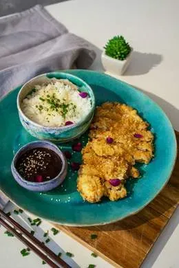 Azjatycki schabowy Tonkatsu z ryżem