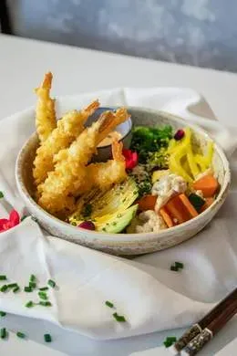 Bowl EBI z sosem SPICY MAYO (500 gr)