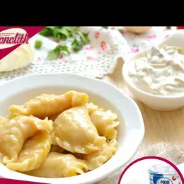 pierogi z ziemniakami i pieczarkami