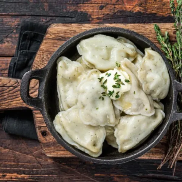Pierogi z twarogiem i szpinakiem