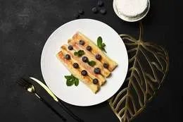 Naleśniki z serem i jagodami - 3 szt (250 g)