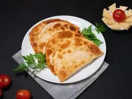Czebureki z wieprzowiną, serem i pomidorami - 2 szt (220 g)