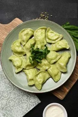 Pierogi ze szpinakiem i serem - 10 szt (330 g)