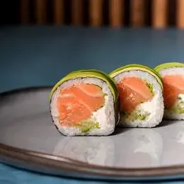 1.Futomaki łosoś