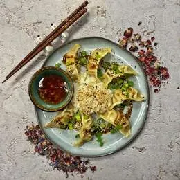 Pierożki gyoza z wieprzowiną 7 szt.