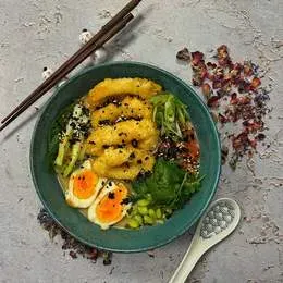 2.Ramen z kalmarami w panko