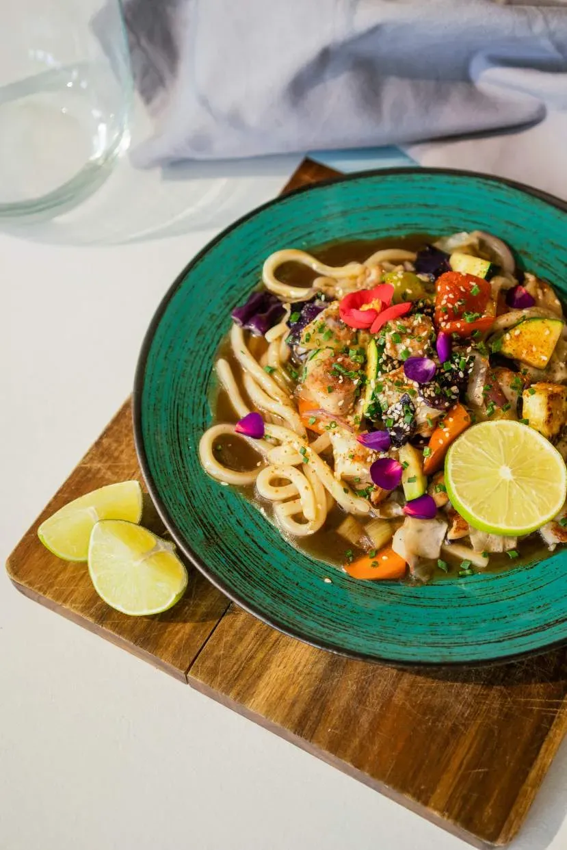 Stir fry udon z kurczakiem