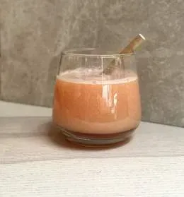 Świeży sok grejpfrutowy
