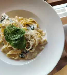 Tagliatelle Con Spinaci Gorgonzola