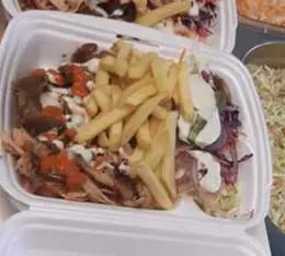 Kebab na talerzu