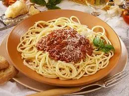 Piccolo Bolognese (spaghetti)