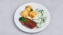 Kotlet mielony, burak, sok