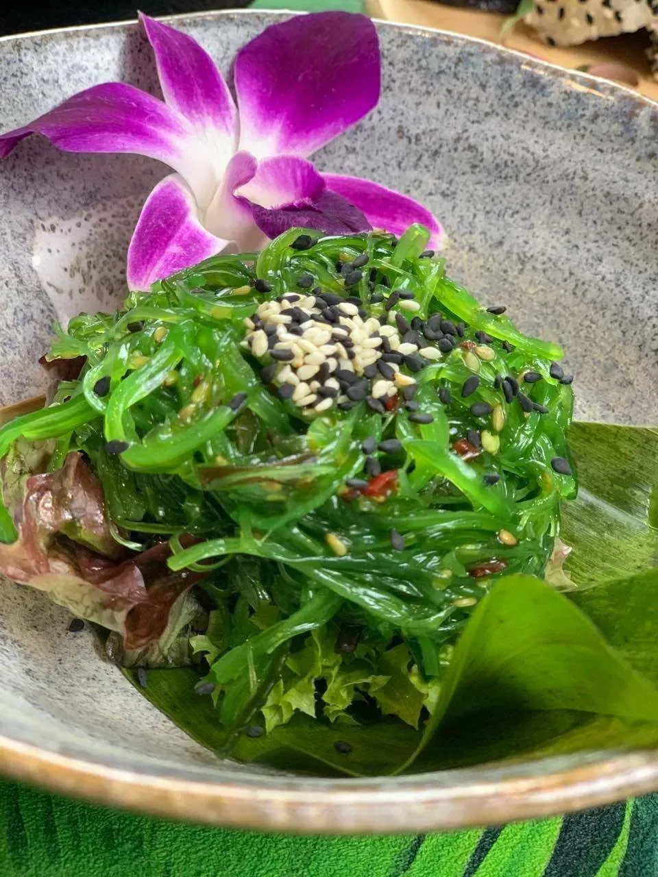 Wakame gome salad