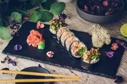 Futomaki łosoś grillowany
