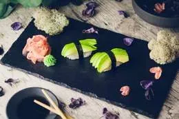 Nigiri awokado