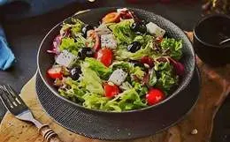 Yunan Salatasi