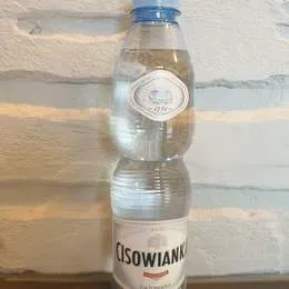 Woda gazowana 0,5l