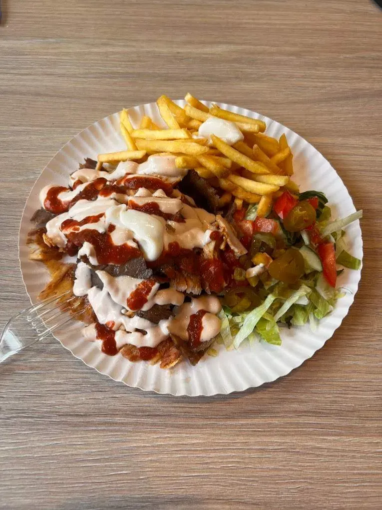 Kebab na talerzu
