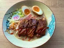 Tonkotsu z żeberkami