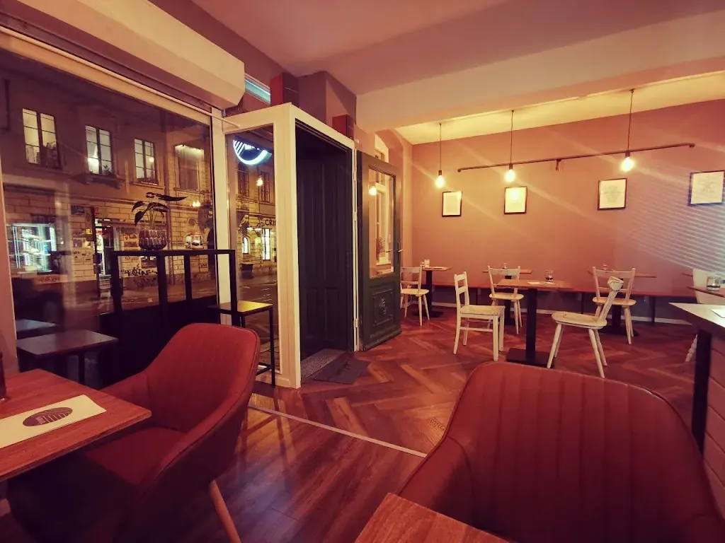 Minimal Cafe