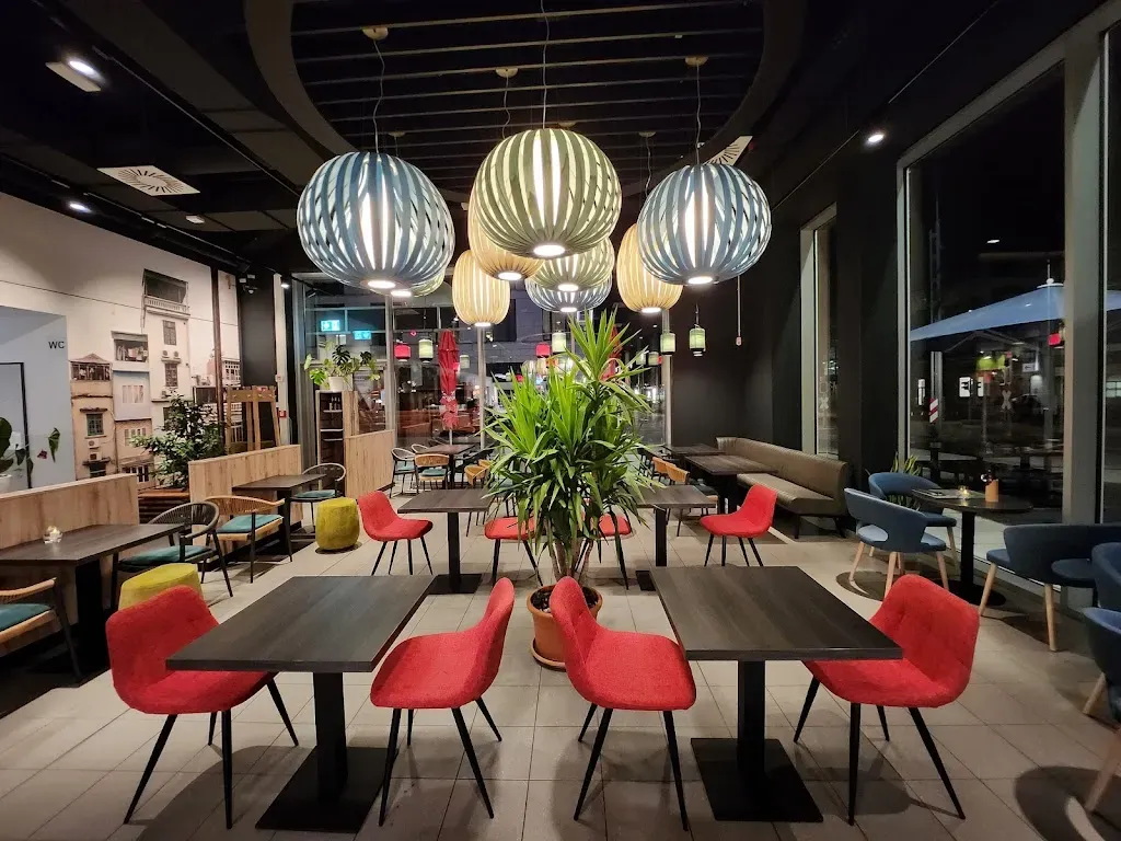 Umami Fusion Cuisine & Bar